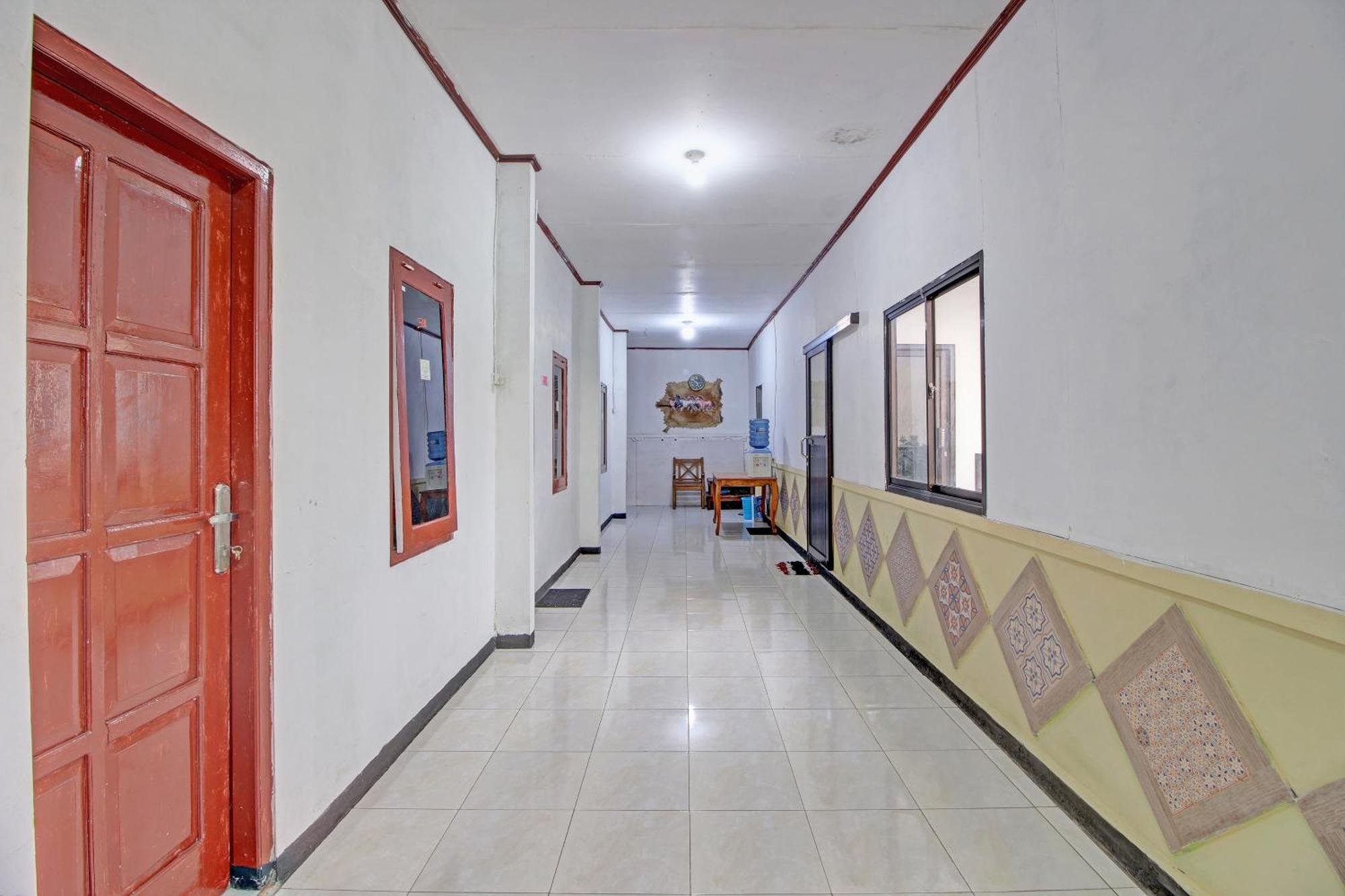 Oyo 92628 Raja Alam Homestay Karanganyar  Exterior foto