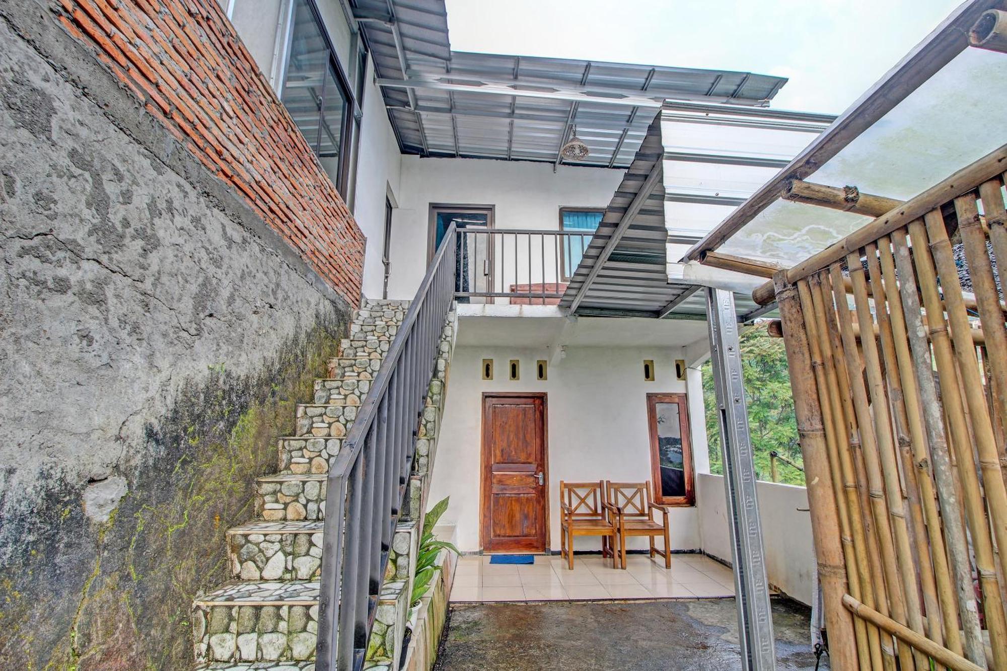 Oyo 92628 Raja Alam Homestay Karanganyar  Exterior foto